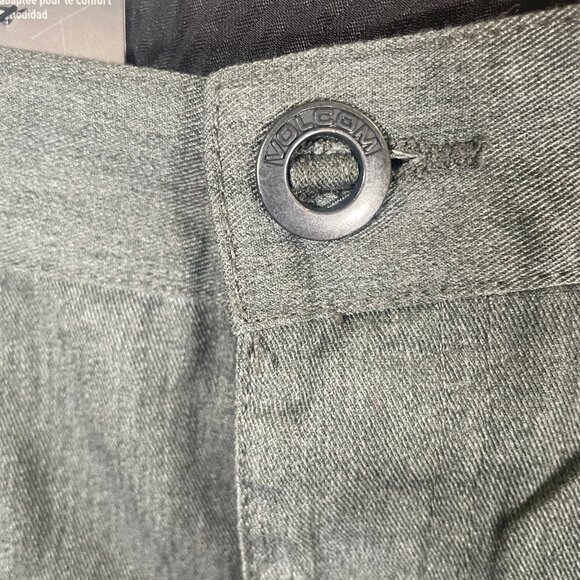 Volcom Frickin Chino Shorts Size 30 Youth Gray Modern Flat Front New NWT - Picture 2 of 8